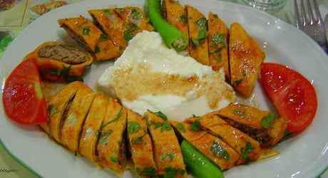 beyti-kebabi-yemek-tarifi-460x250.jpg