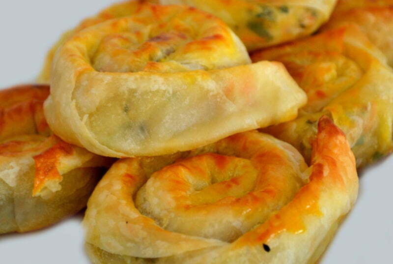 Patatesli Havuçlu Börek Tarifi